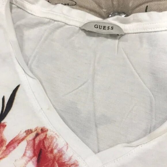 Guess Tshirt - Picture 7 of 7